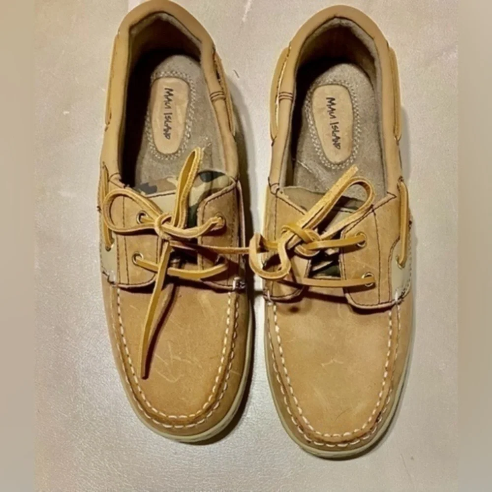 WOMENS MAU ISLAND BROWN MOCCASINS SIZE 7M
